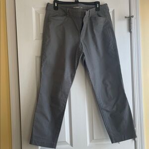 Old Navy Women's Gray Ankle Pants - Pixie